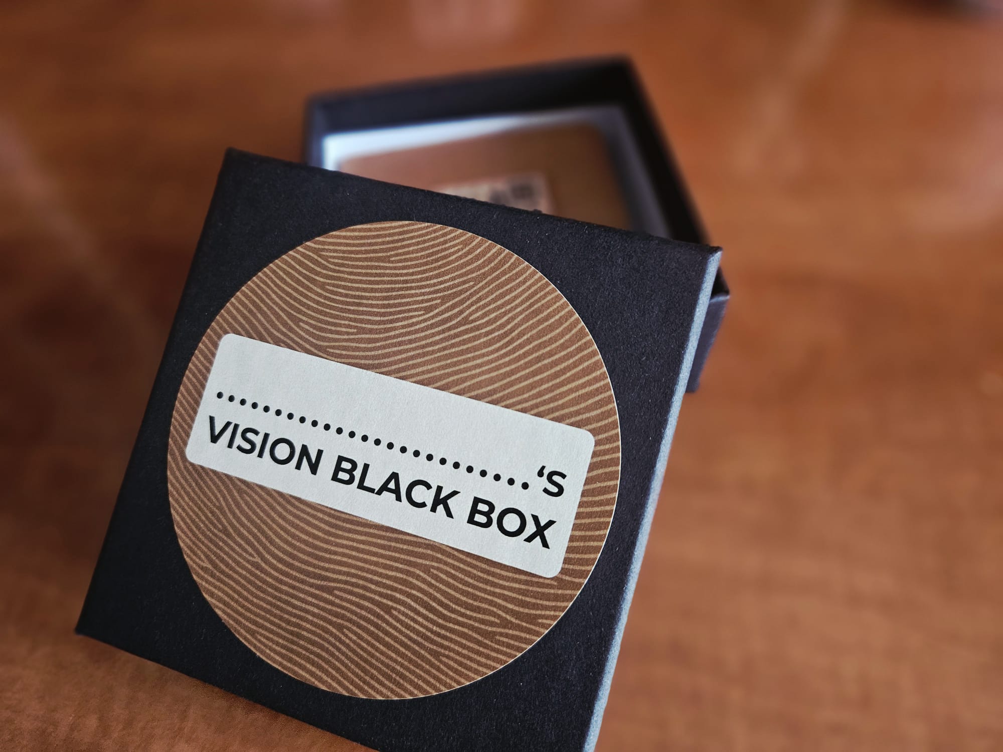 Vision black box - Cutia cu Întrebări care Deschid Perspective